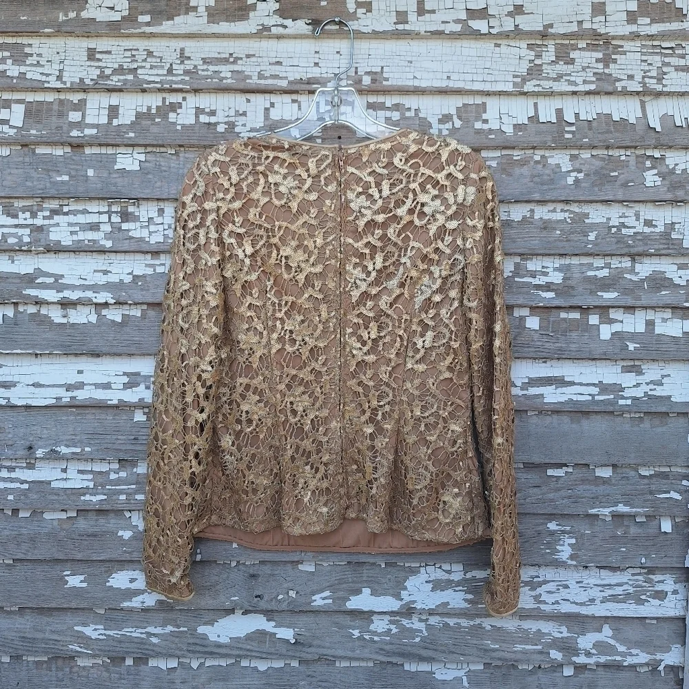 🌟 CARMEN MARC VALVO Gold Metallic Open Weave sequin Blouse - Picture 3 of 7
